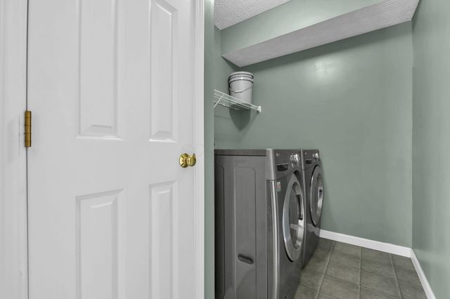 653 Kingshurst Drive, Blacklick, OH 43004