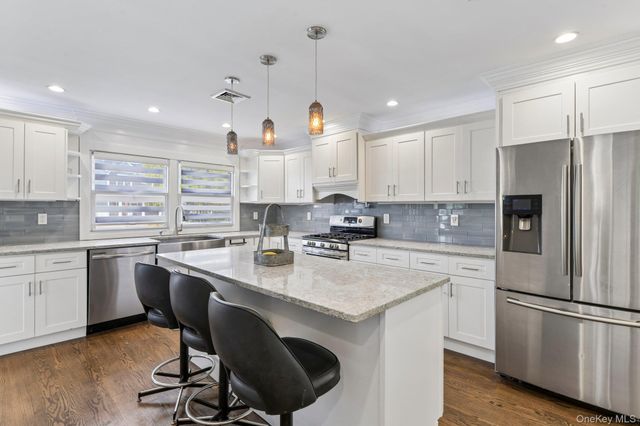 958 Alan Drive, Wantagh, NY 11793
