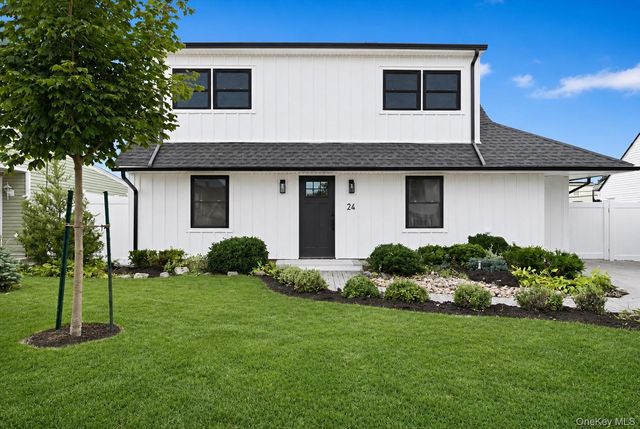 24 Crag Lane, Levittown, NY 11756
