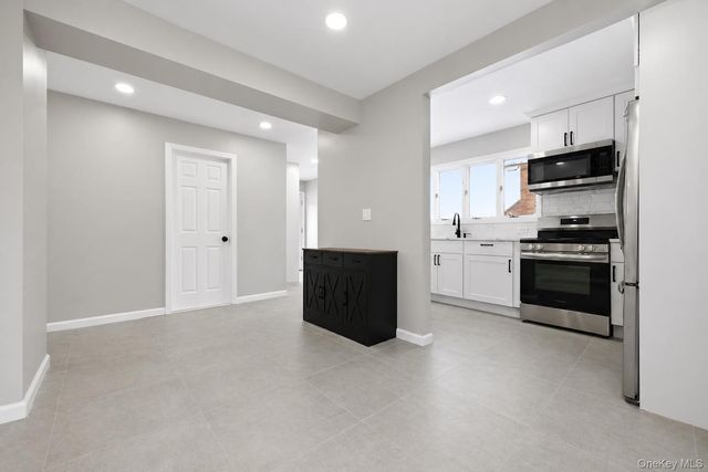 24 Crag Lane, Levittown, NY 11756