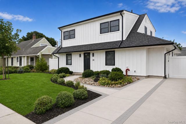 24 Crag Lane, Levittown, NY 11756