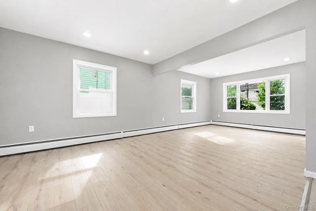 24 Crag Lane, Levittown, NY 11756