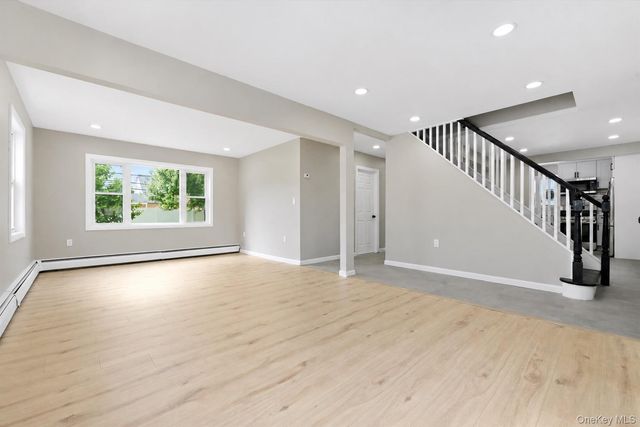 24 Crag Lane, Levittown, NY 11756