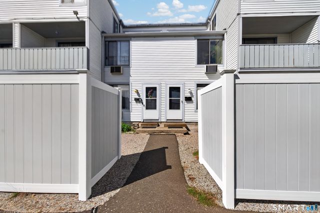 Hamre Lane, Branford, CT 06405