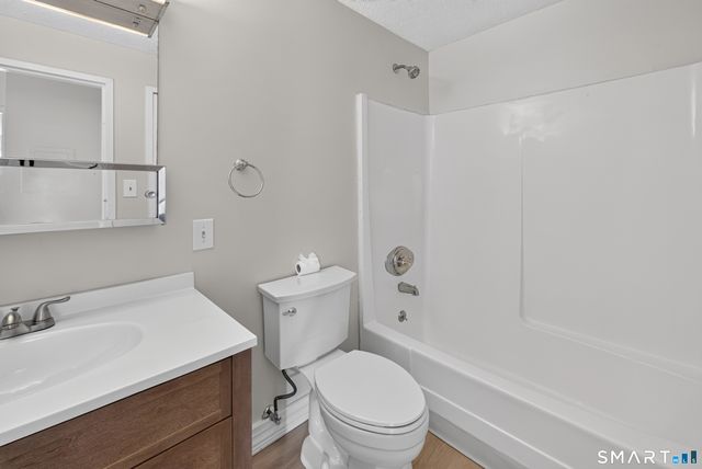 Hamre Lane, Branford, CT 06405