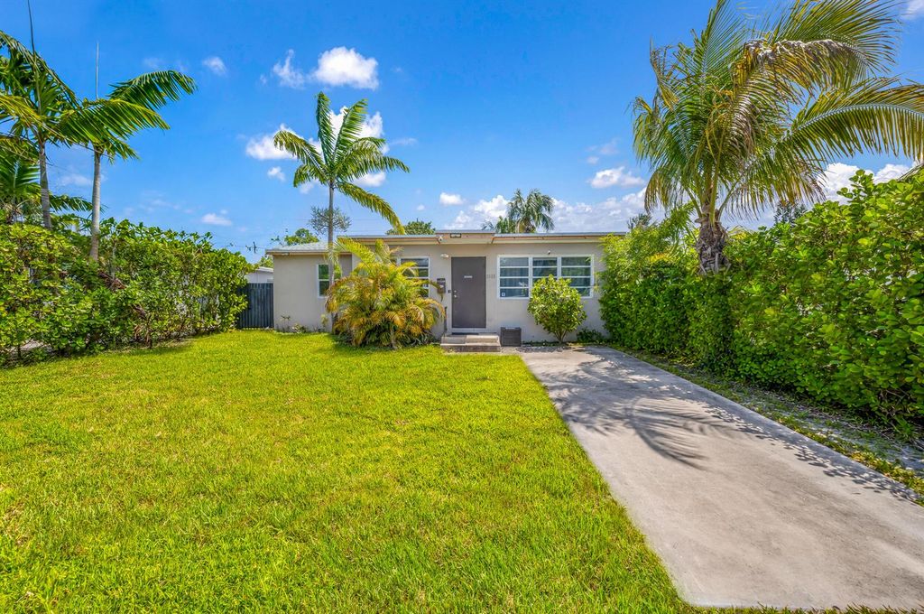 2326 Harding Street 2326, Hollywood, FL 33020