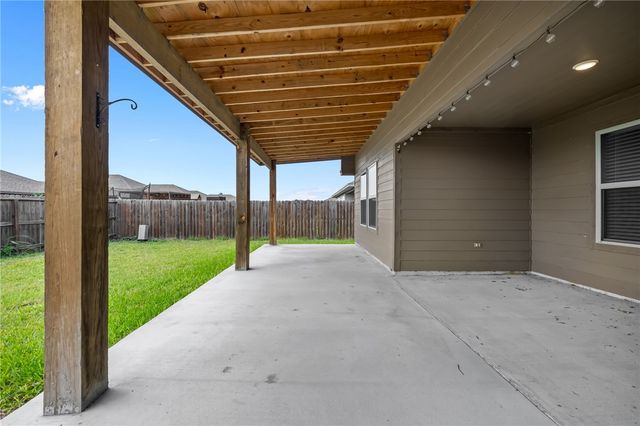 3901 Jayden Dr, Corpus Christi, TX 78410