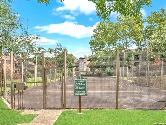 4212 Medical Dr Unit 606, San Antonio, TX 78229