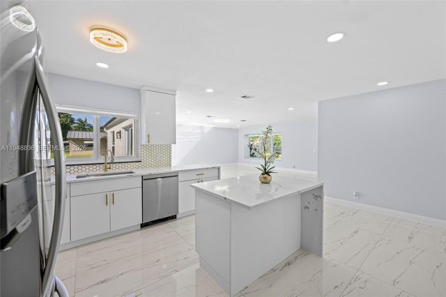 1720 SW 13th St, Boca Raton, FL 33486