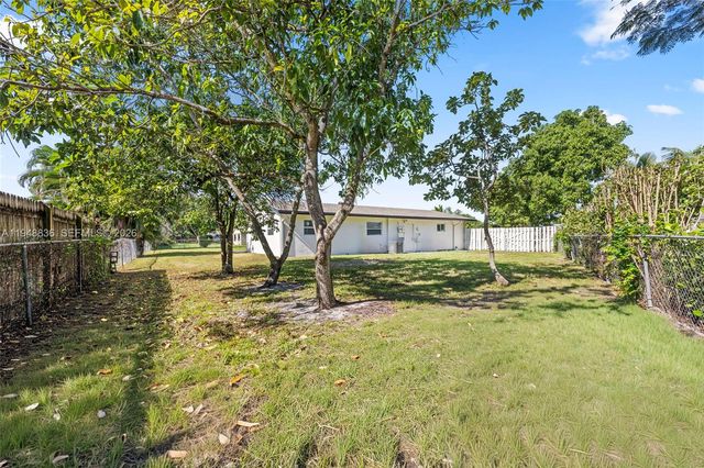 1720 SW 13th St, Boca Raton, FL 33486