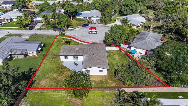 1720 SW 13th St, Boca Raton, FL 33486