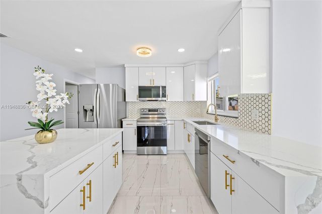 1720 SW 13th St, Boca Raton, FL 33486