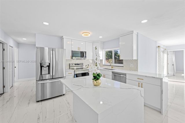 1720 SW 13th St, Boca Raton, FL 33486