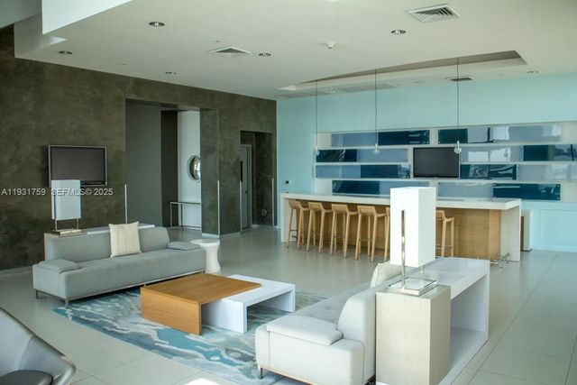 1900 N Bayshore Dr 4007, Miami, FL 33132