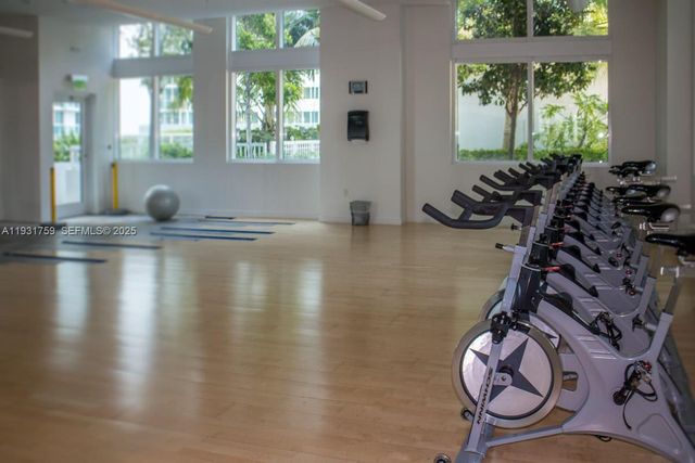 1900 N Bayshore Dr 4007, Miami, FL 33132