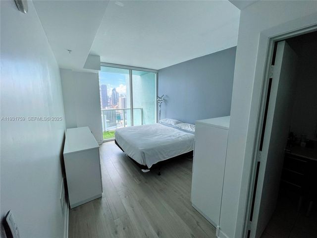 1900 N Bayshore Dr 4007, Miami, FL 33132