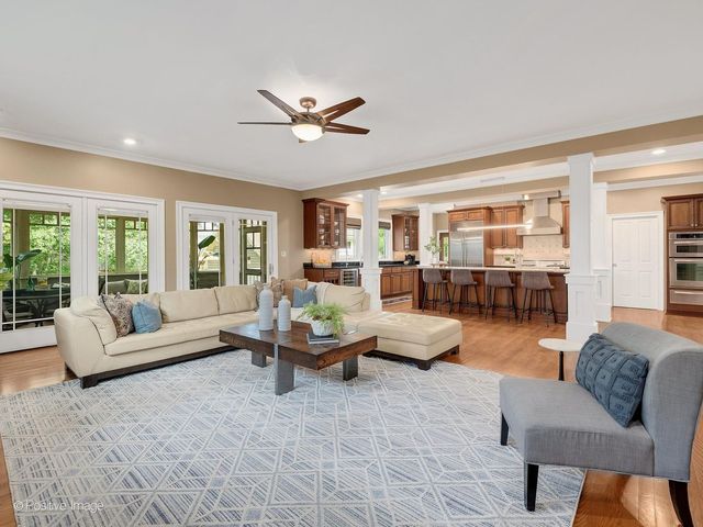 337 S Park Avenue, La Grange, IL 60525