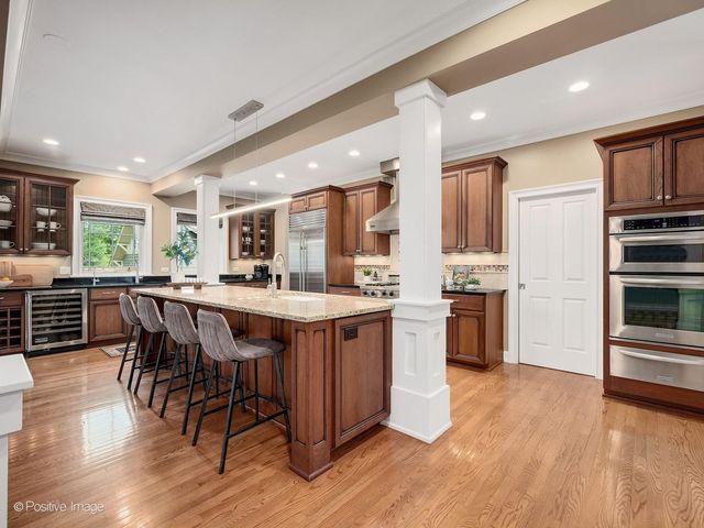 337 S Park Avenue, La Grange, IL 60525