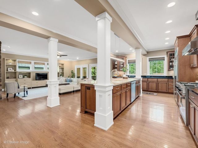 337 S Park Avenue, La Grange, IL 60525