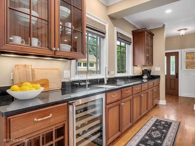337 S Park Avenue, La Grange, IL 60525