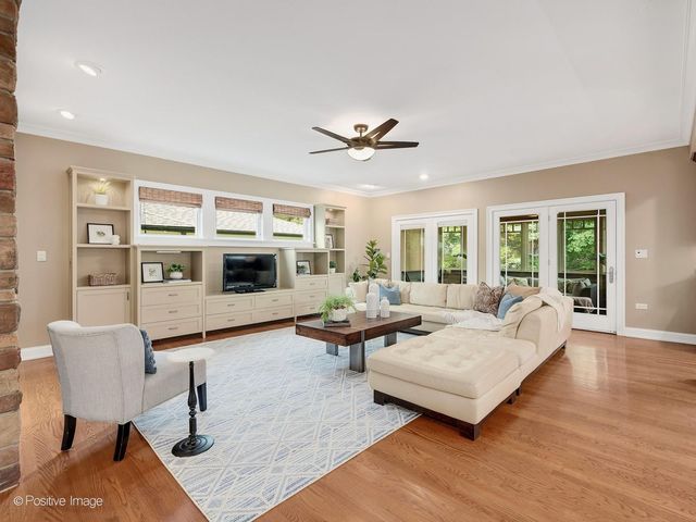 337 S Park Avenue, La Grange, IL 60525