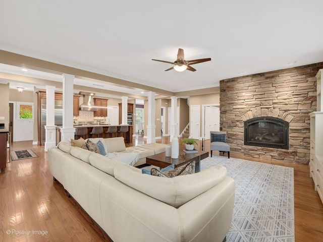 337 S Park Avenue, La Grange, IL 60525