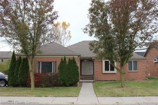 21130 Parkplace Lane, Clinton Township, MI 48036