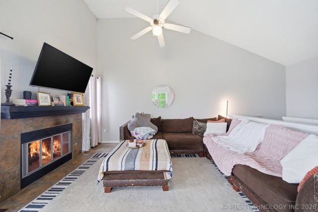 706 Villa Vista Drive, Pryor, OK 74361
