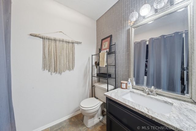 706 Villa Vista Drive, Pryor, OK 74361