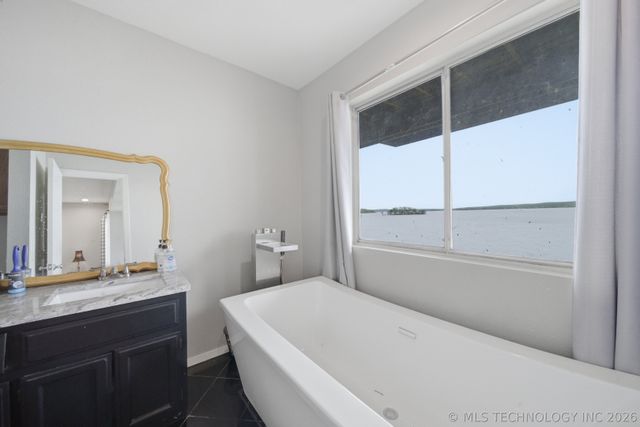 706 Villa Vista Drive, Pryor, OK 74361