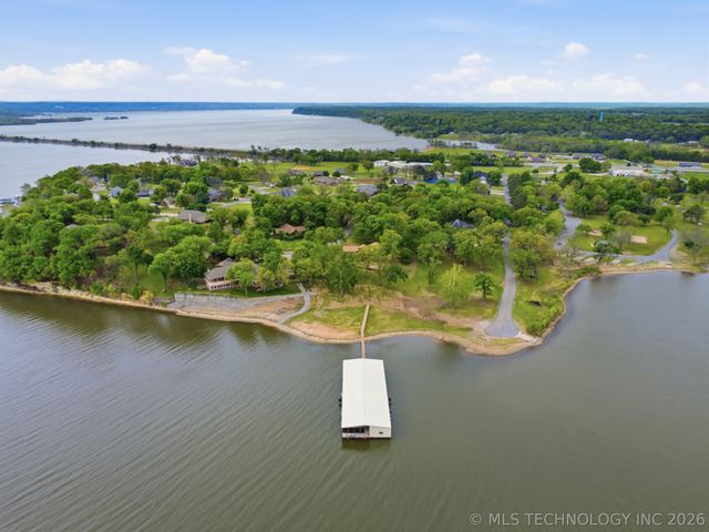 706 Villa Vista Drive, Pryor, OK 74361