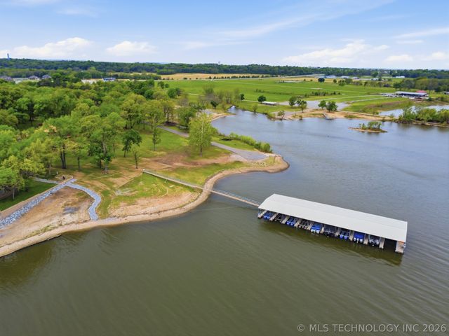 706 Villa Vista Drive, Pryor, OK 74361