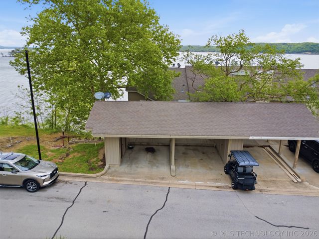 706 Villa Vista Drive, Pryor, OK 74361