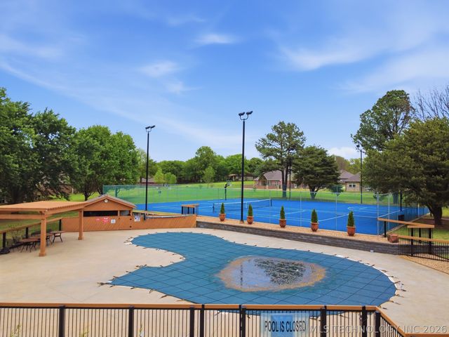 706 Villa Vista Drive, Pryor, OK 74361