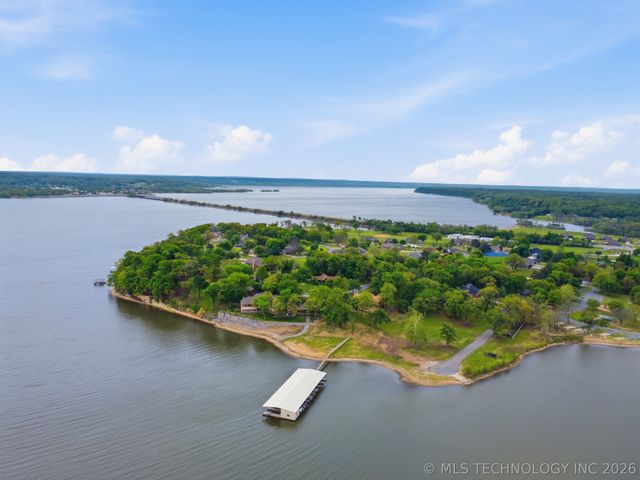 706 Villa Vista Drive, Pryor, OK 74361