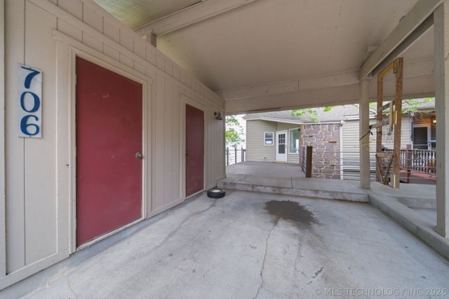 706 Villa Vista Drive, Pryor, OK 74361