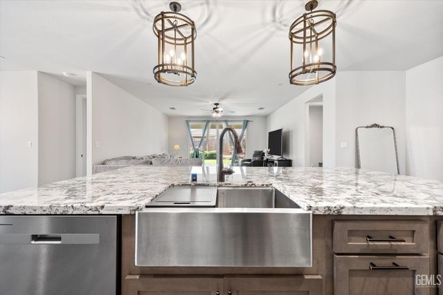11126 Arundel Way, Bakersfield, CA 93311