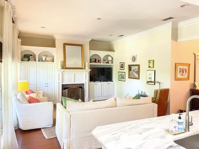 16 Woodside, Hattiesburg, MS 39402