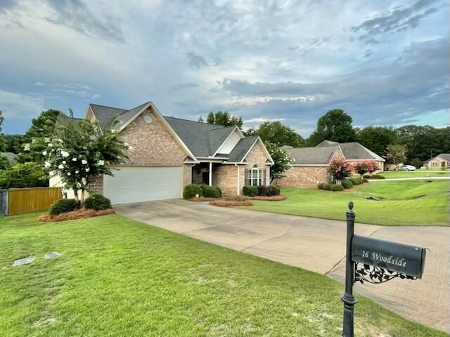 16 Woodside, Hattiesburg, MS 39402
