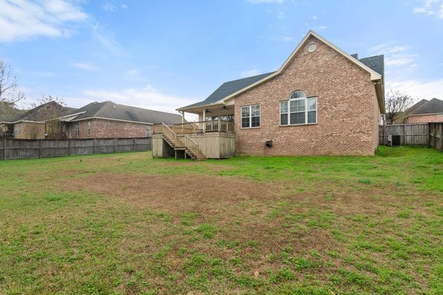 16 Woodside, Hattiesburg, MS 39402