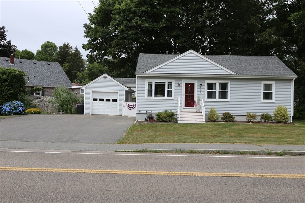 2163 County, Somerset, MA 02726