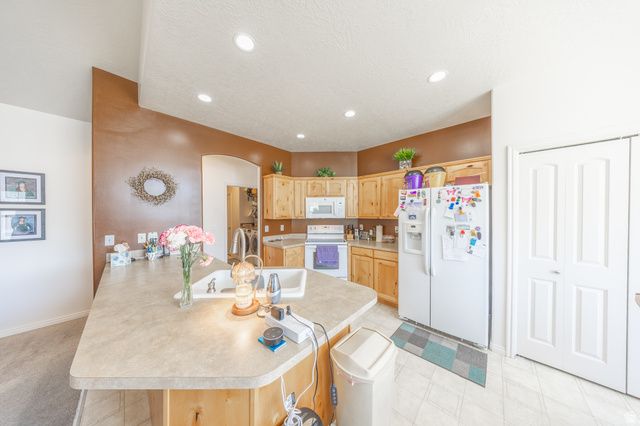 1125 W 3090 S, Syracuse, UT 84075