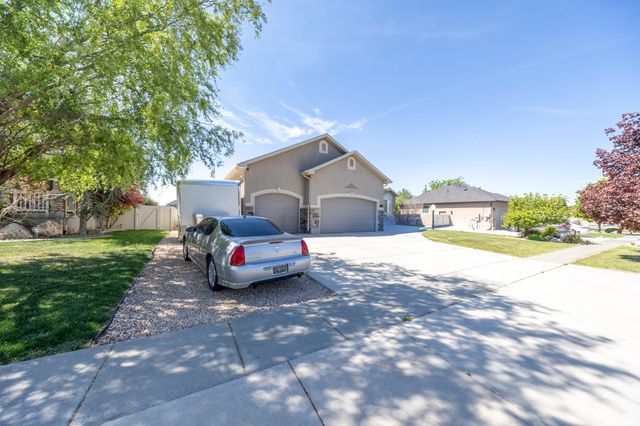 1125 W 3090 S, Syracuse, UT 84075