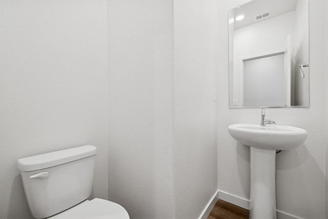 3412 Shaker Way, Sacramento, CA 95835