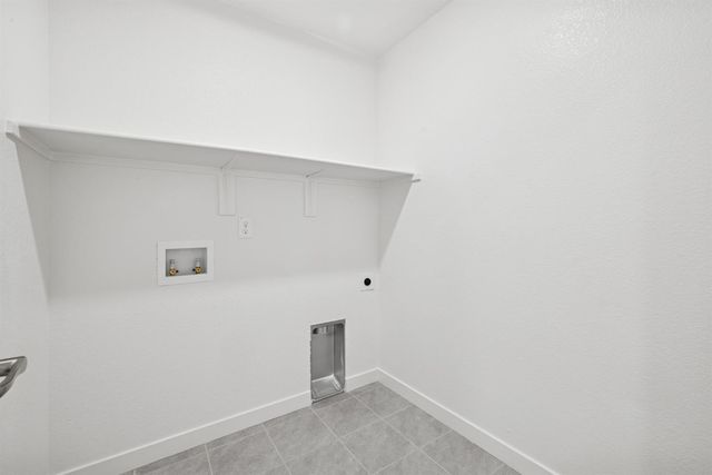 3412 Shaker Way, Sacramento, CA 95835