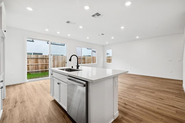 3412 Shaker Way, Sacramento, CA 95835