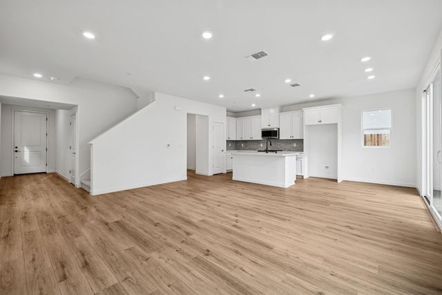 3412 Shaker Way, Sacramento, CA 95835