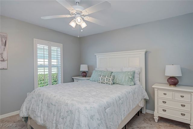 2498 Greendale PL, Cape Coral, FL 33991