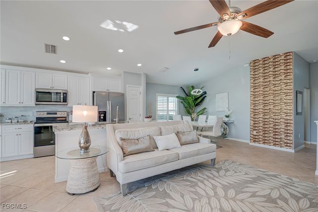 2498 Greendale PL, Cape Coral, FL 33991