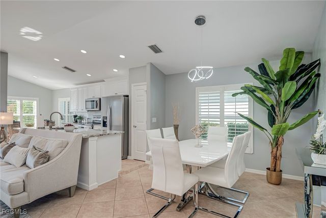 2498 Greendale PL, Cape Coral, FL 33991